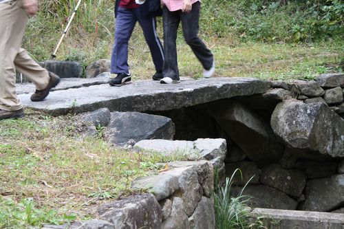 9時33分 おなじみの落合の石橋