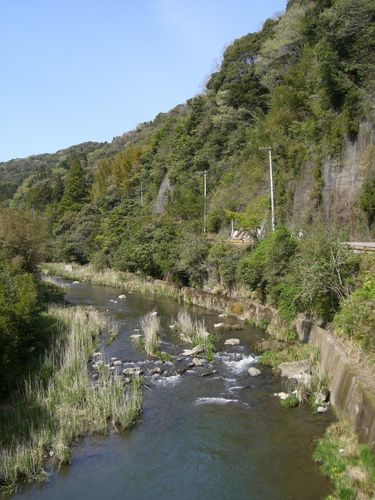 こんな山奥に