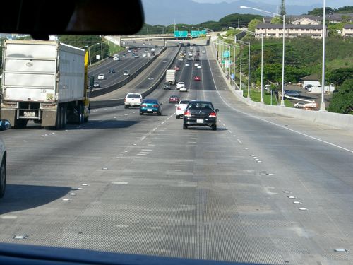 軍事費のおかげで高速道路は無料